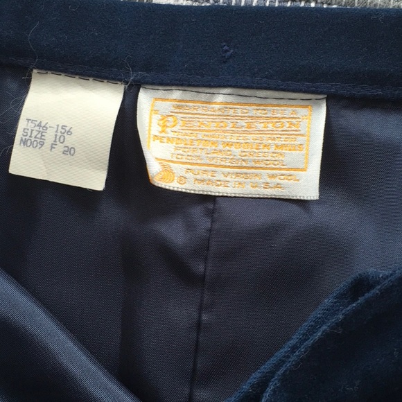 Vintage Pendleton navy wool skirt - Picture 3 of 4